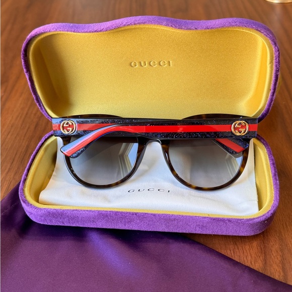 Gucci Tortoiseshell and Striped Sparkly Sunglasses - Picture 3 of 15